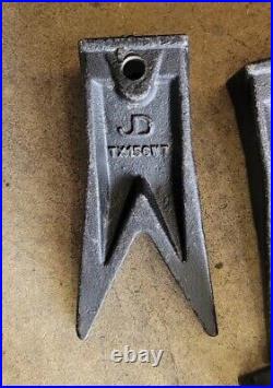 14 John Deere Original Equipment Tooth #TX156W TIGER TEETH