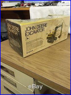 1/16 John Deere Excavator