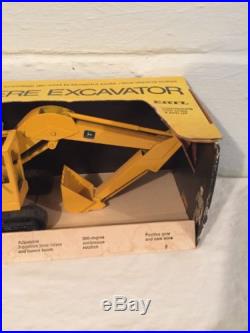 1/16 Vintage John Deere Diecast Excavator