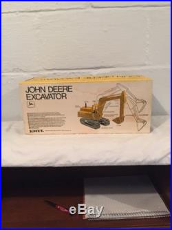 1/16 Vintage John Deere Diecast Excavator