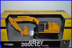 1/50 construction John Deere 200C LC excavator on tracks by Ertl, new in box