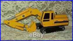 1/64 Ertl John Deere 690C Excavator Farm Toy Construction Equipment Diecast