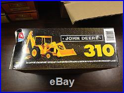 AMT ERTL John Deere 310 Tractor Excavator NIB 1/25 15043 NIB 1999