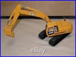 ERTL John Deere 200LC 1/50th scale Crane Excavator Diecast Toy Replica 1767F VGC