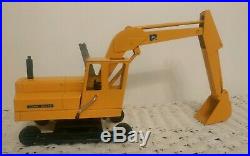 Ertl John Deere Excavator Construction Toy 1/16