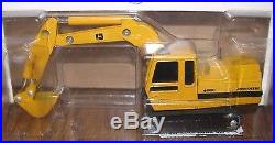 John Deere 690C Excavator 1/64 Ertl Toy 1041 Mighty Movers 1988 Die Cast Metal