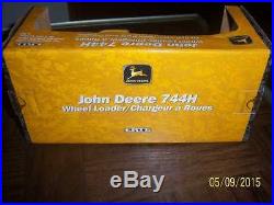 John Deere 744 Wheel Loader 744H Ertl 1/50 New in Box