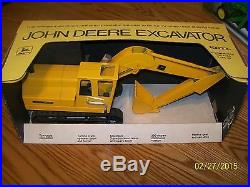 John Deere Ertl 690 Excavator Stock # 505