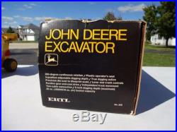 VINTAGE ERTL JOHN DEERE EXCAVATOR #505. 1/16 SCALE NIB