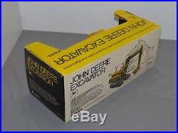 Vintage JOHN DEERE Excavator 1/25 Black Yellow Box 690 Slick Box RARE! Ertl 1970