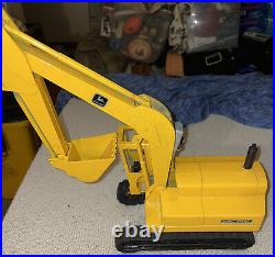 Vtg Ertl Yellow John Deere Diecast Metal Track Excavator Tractor Claw Bucket
